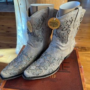 NEW Corral Women's White Glitter Inlay and Crystals Ankle Boots
